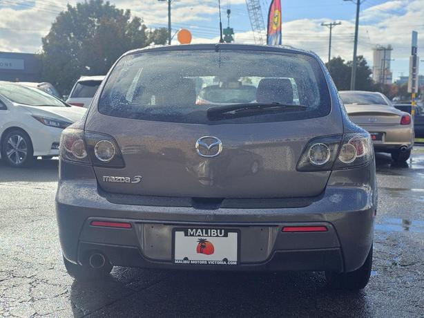 2007 Mazda3 4dr HB Sport Manual GS image 3