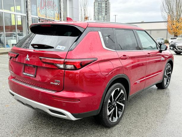 2023 Mitsubishi Outlander PHEV SEL S-AWC image 6