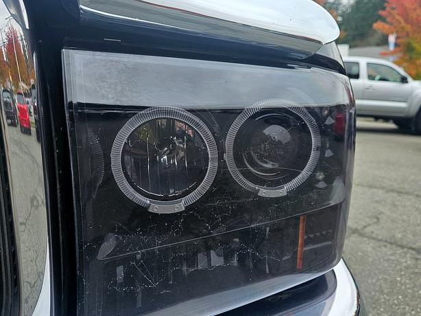 1999 Ford  Super Duty F-350 SRW Lariat image 5