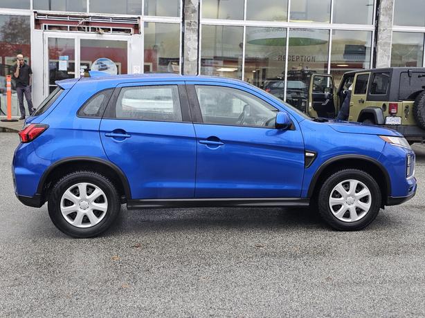 2022 Mitsubishi RVR SE FWD image 4