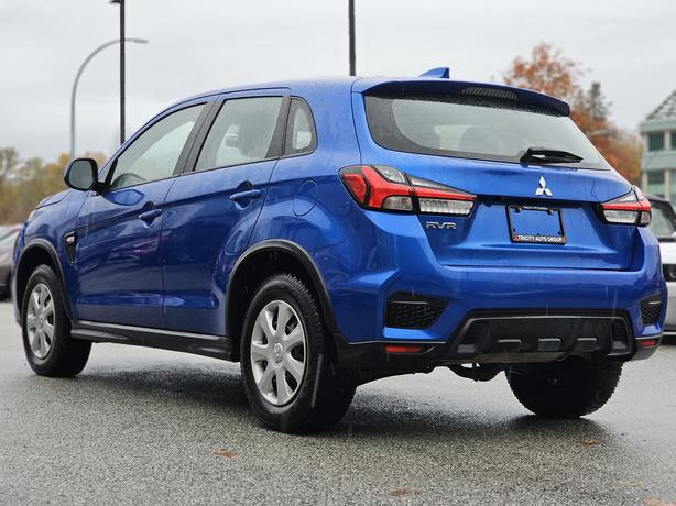 2022 Mitsubishi RVR SE FWD image 7