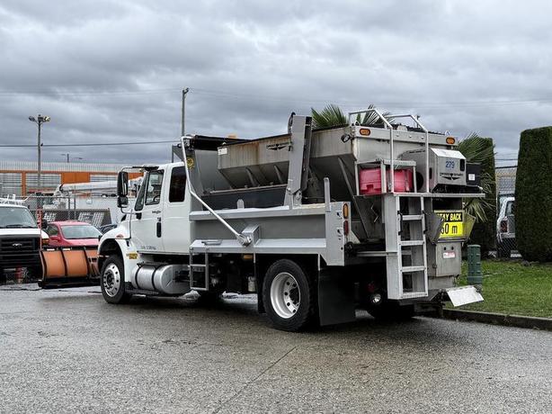 2009 International 4400 Plow Truck with Swenson Sander and 11-Foot Dump Body image 7