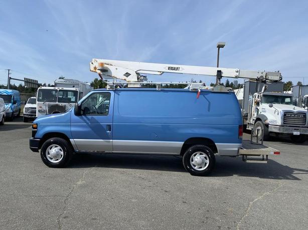 2009 Ford Econoline E-350 Super Duty Bucket Truck Cargo Van (Missing Bucket) image 2