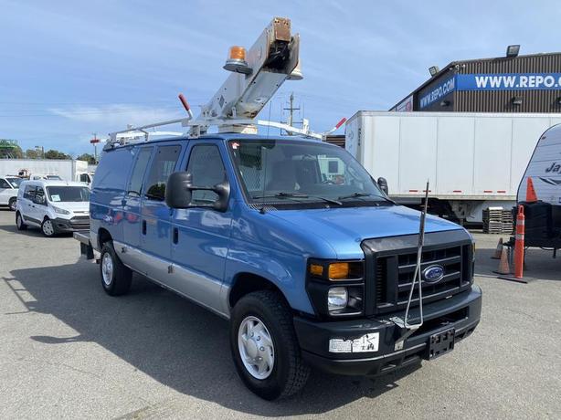 2009 Ford Econoline E-350 Super Duty Bucket Truck Cargo Van (Missing Bucket) image 7