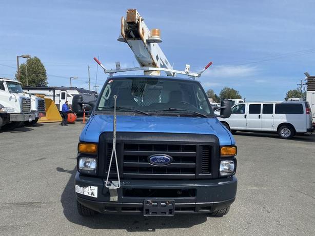2009 Ford Econoline E-350 Super Duty Bucket Truck Cargo Van (Missing Bucket) image 8