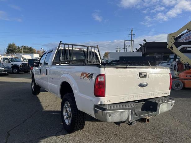 2016 Ford F-350 SD XLT Crew Cab Long Box 4WD image 7