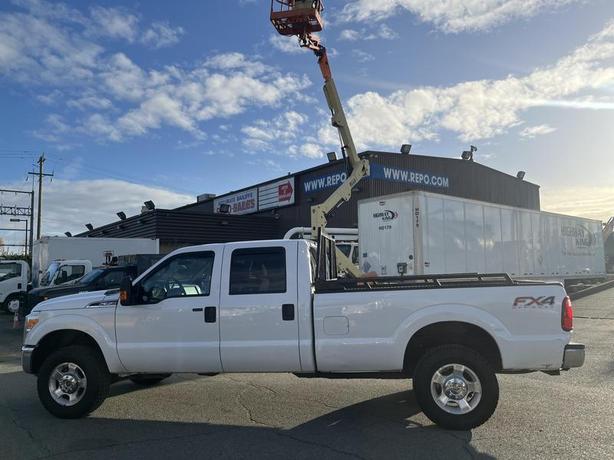 2016 Ford F-350 SD XLT Crew Cab Long Box 4WD image 8