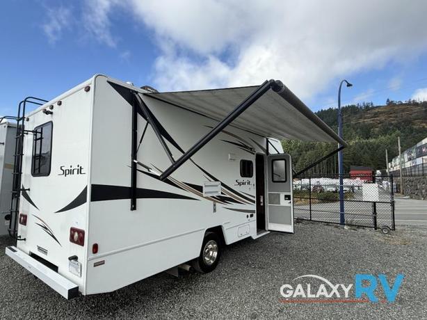 Used 2018 Winnebago Spirit 22M image 6