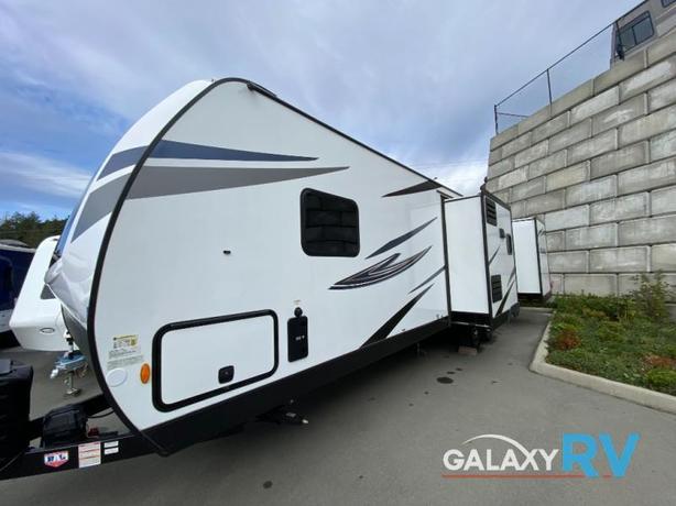 Used 2023 Venture RV SportTrek TRAILER image 5