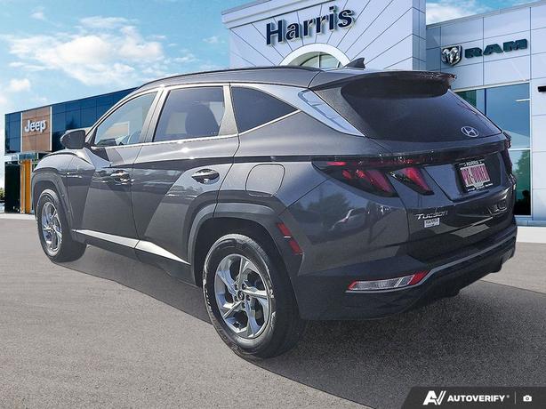 2022 Hyundai Tucson Preferred AWD | Remote Start | Heated Seats! image 4