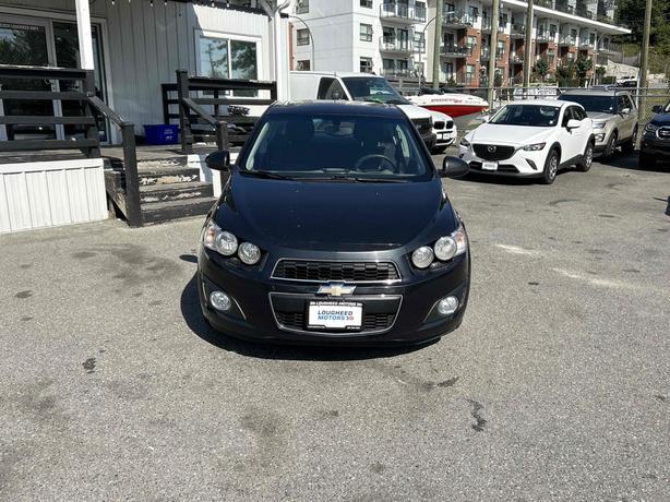 2015 Chevrolet Sonic image 2