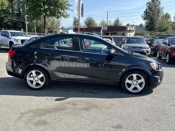 2015 Chevrolet Sonic image 5