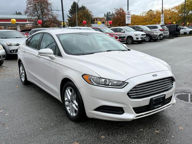 2013 Ford Fusion 4dr Sdn SE FWD image 4
