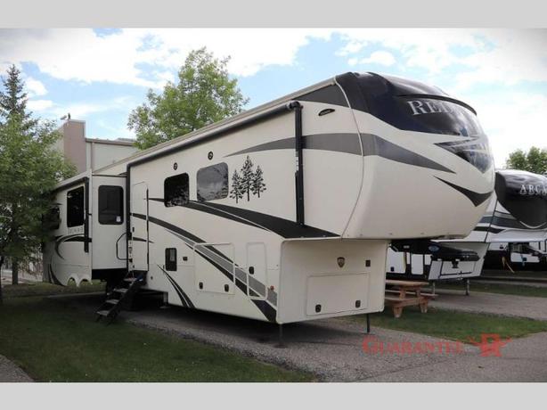 Used 2020 CrossRoads RV Redwood 3901WB image 1