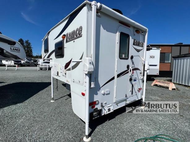 Used 2017 Lance 650 image 3