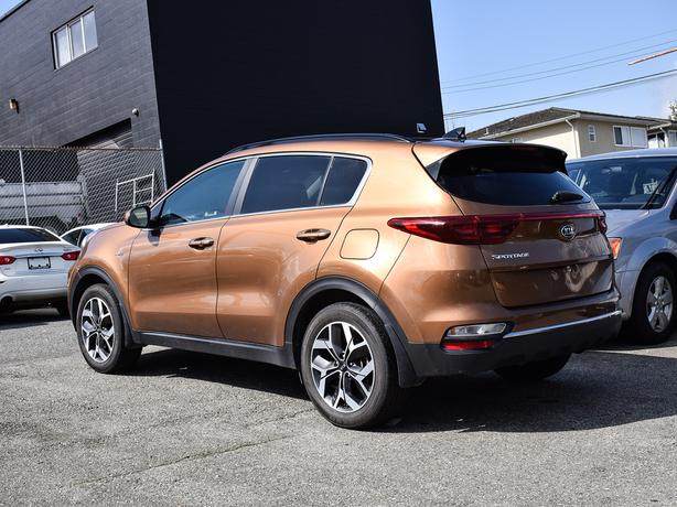 2020 Kia Sportage EX - Power Drivers Seat, Heated Steering Wheel image 3
