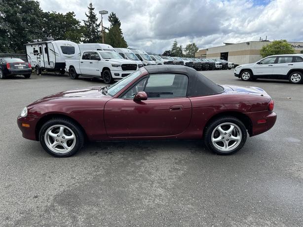2003 Mazda MX-5 Base image 2