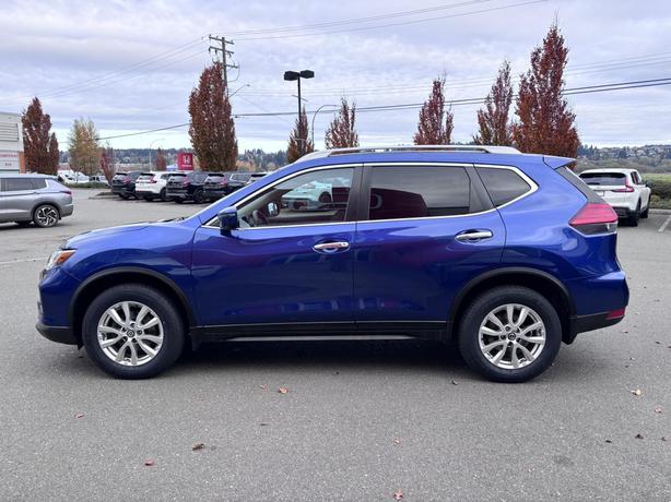 2017 Nissan Rogue SV image 4