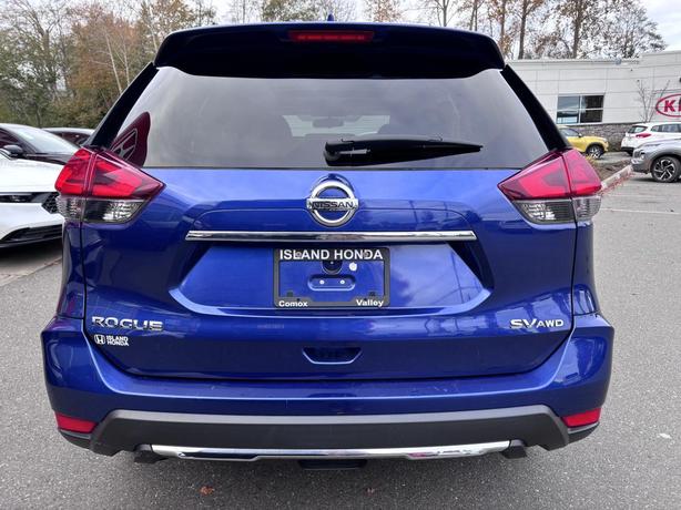 2017 Nissan Rogue SV image 6
