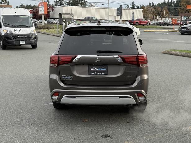 2020 Mitsubishi Outlander PHEV LE 4WD-  Dual zone A/C & Power Seats image 7