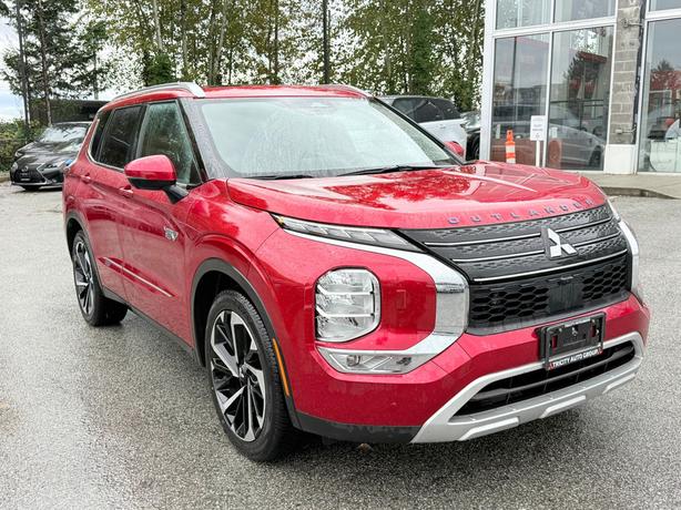 2023 Mitsubishi Outlander PHEV SEL - One Owner, Navigation, 360 Cameras, Sunroof image 4