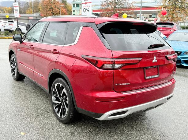 2023 Mitsubishi Outlander PHEV SEL - One Owner, Navigation, 360 Cameras, Sunroof image 8