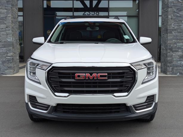 2024 GMC Terrain SLE - No Accidents, AWD, Heated Seats image 3