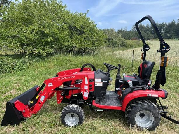 2024 Mahindra 1100 series 1120 HST image 2