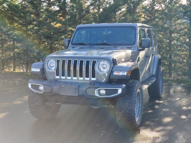 2021 Jeep Wrangler Unlimited Sahara image 1