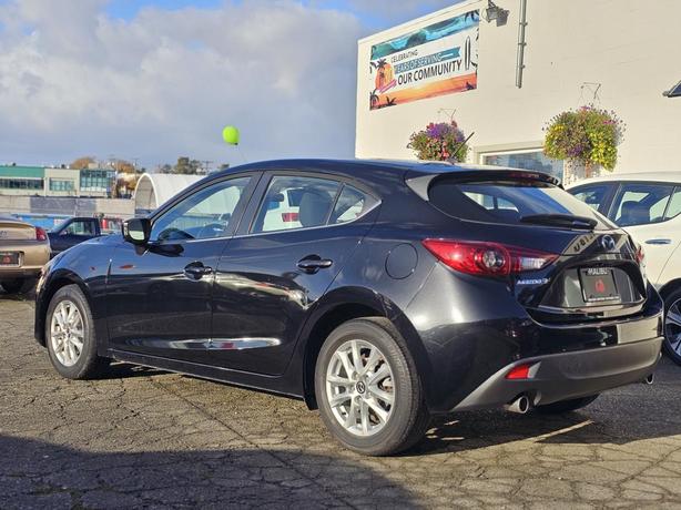 2014 Mazda3 4dr HB Sport Man GS-SKY image 4