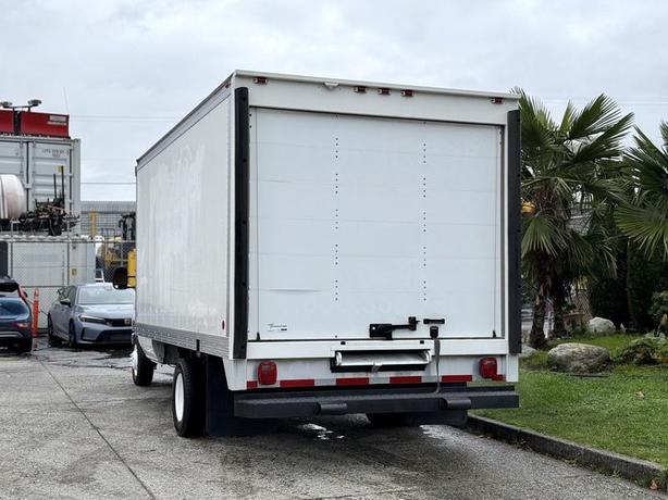 2022 Ford E-450 Super Duty 16-Foot Cube Van image 8