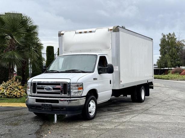 2022 Ford E-450 Super Duty 16-Foot Cube Van image 4
