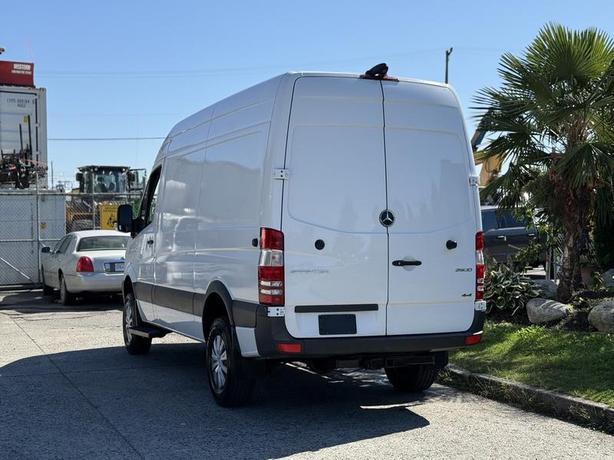 2017 Mercedes-Benz Sprinter 2500 144-in WheelBase 4X4 Cargo Van with Shelving image 8