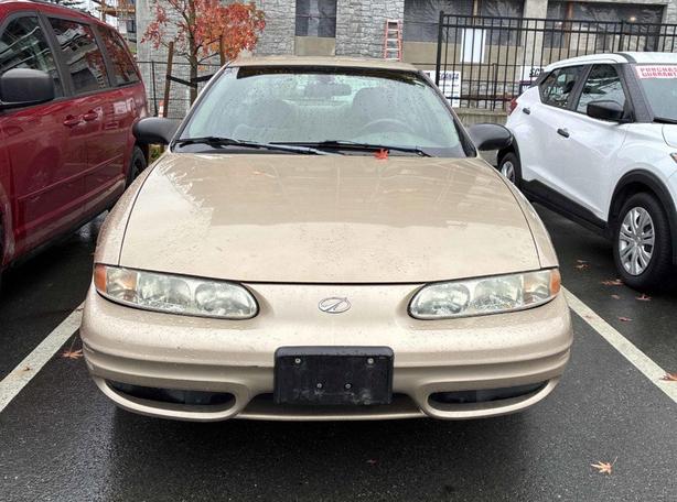 2003 Oldsmobile Alero GX image 2