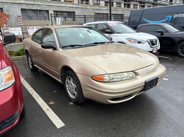 2003 Oldsmobile Alero GX image 3