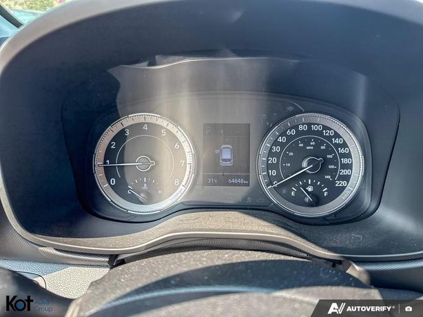 2022 Hyundai Venue Essential ! NO ACCIDENTS! ONE OWNER! LOW KMS! image 7