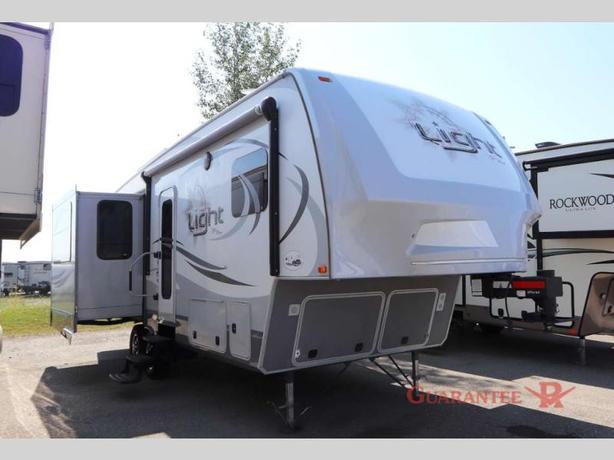 Used 2013 Open Range RV Light LF297RLS image 1
