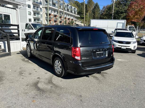 2016 Dodge Grand Caravan image 6