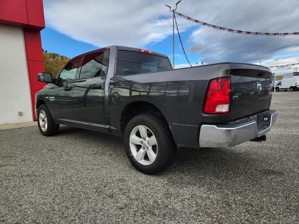 2023 RAM 1500 Classic SLT | 5.7L HEMI V8 | 5'7 Box | Trailer Tow Mirrors | Class image 4