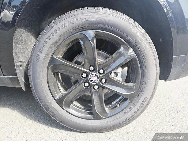 2023 Buick Enclave Essence AWD | Heated Seats! image 6