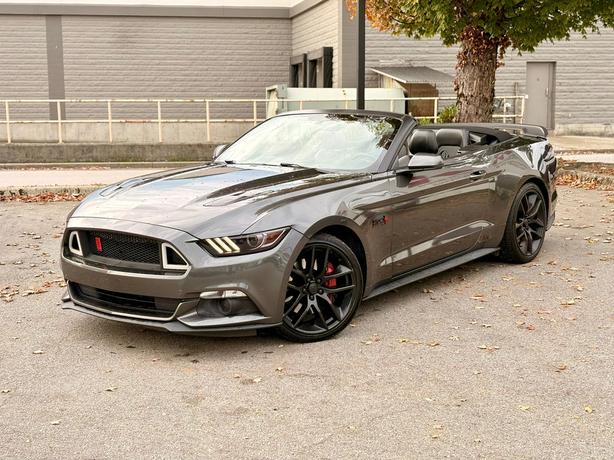 2017 Ford Mustang GT Premium - Convertible, Leather, Navigation image 8