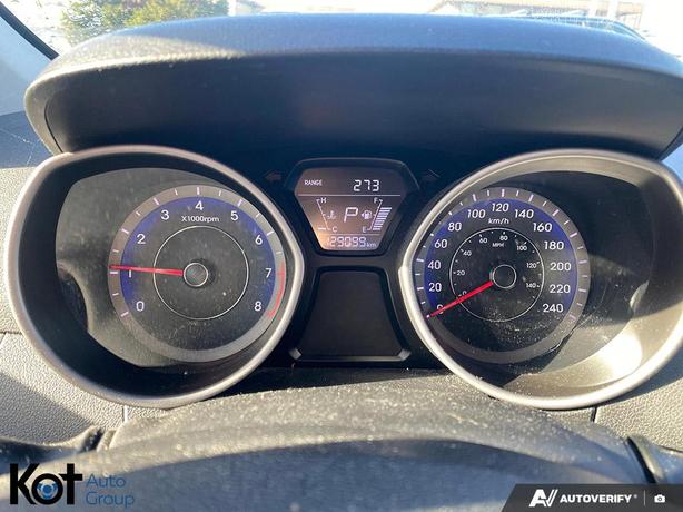 2015 Hyundai Elantra Limited SUNROOF! BLUETOOTH! BACKUP CAMERA! image 8