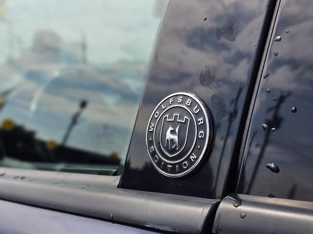 2017 Volkswagen Tiguan 4MOTION 4dr Wolfsburg Edition image 7