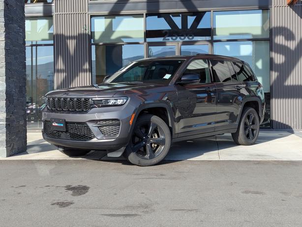2024 Jeep Grand Cherokee Altitude - 4x4, Heated Seats, Remote Start image 1