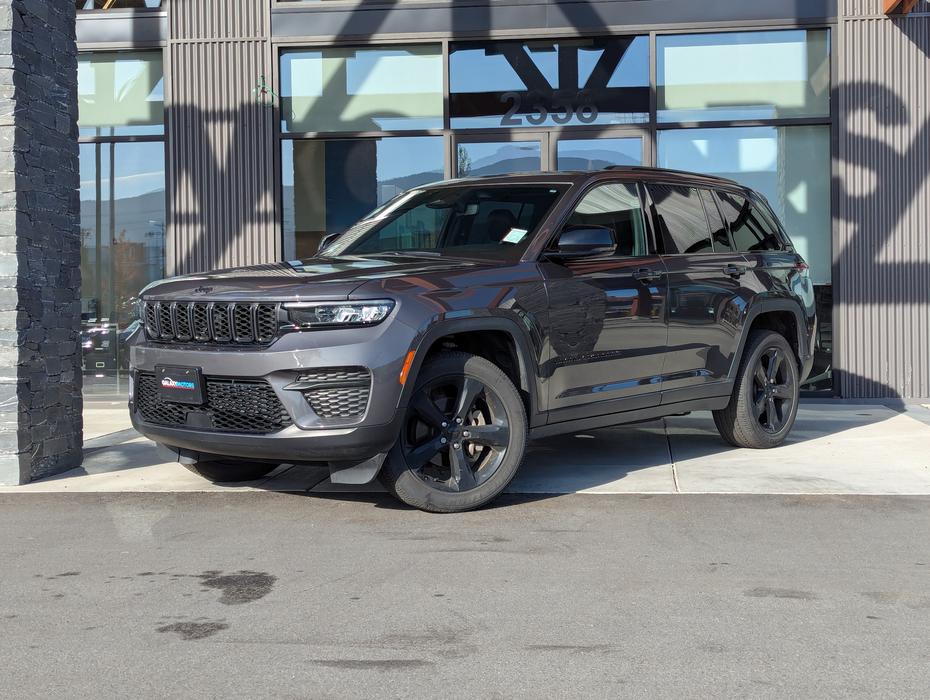 2024 Jeep Grand Cherokee Altitude - 4x4, Heated Seats, Remote Start display photo