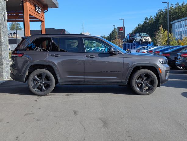 2024 Jeep Grand Cherokee Altitude - 4x4, Heated Seats, Remote Start image 5