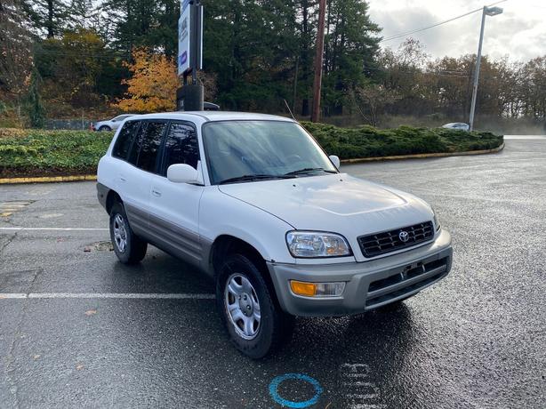 2000 Toyota  RAV4 image 3