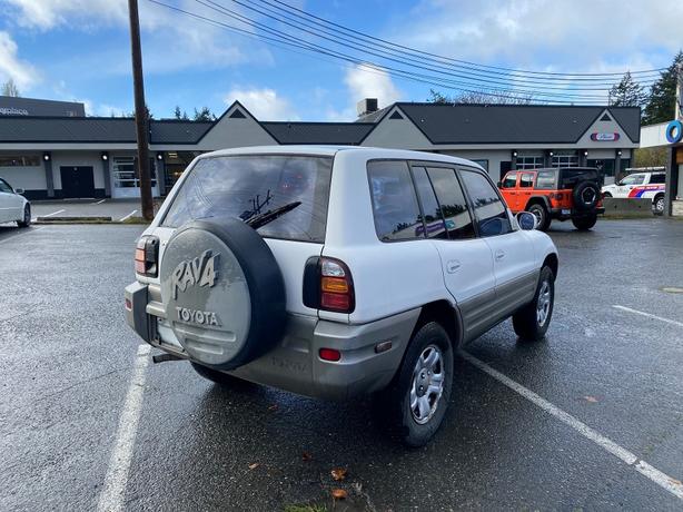 2000 Toyota  RAV4 image 5