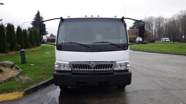 2009 International CF 600 City Star Side Dump Truck 3 Seater  Diesel image 3