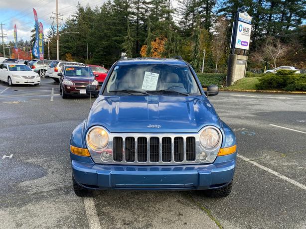 2006 Jeep  Liberty Limited image 2